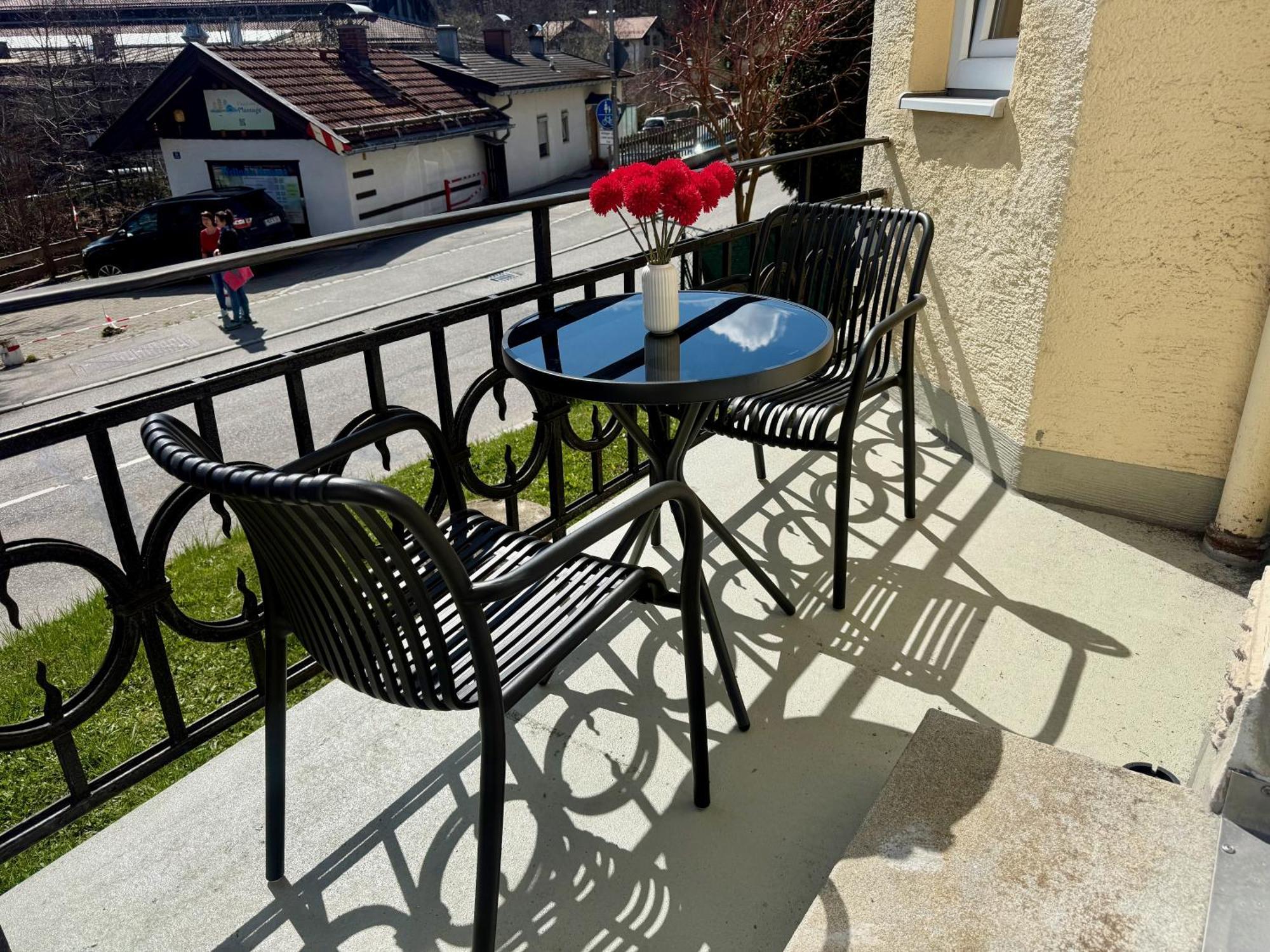 Liebelei Miesbach - Boutique-Apartment Mit Terrasse Im Zentrum Ngoại thất bức ảnh